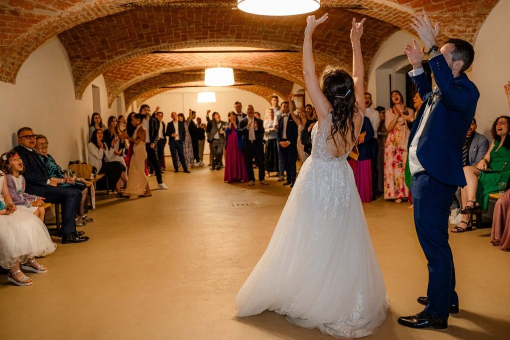 Matrimonio religioso con ricevimento festeggiato presso torre di batibo ad asti in piemonte 066